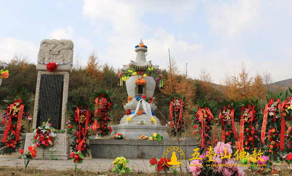 「佛教」纪念禧钜老和尚往生十周年千僧法会在山西五台山显通寺隆重举行 「佛教」纪念禧钜老和尚往生十周年千僧法会在山西五台山显通寺隆重举行