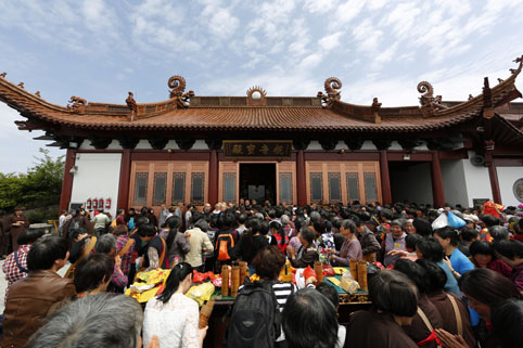 「佛教」浙江绍兴炉峰禅寺举行2016年千人拜山法会
