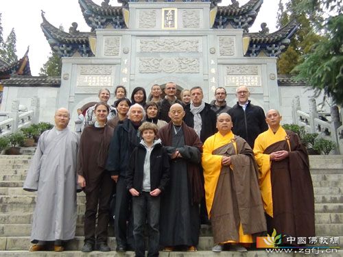 「五祖寺」净慧长老率德国禅修中心一行到湖北黄梅五祖寺礼祖