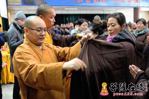 「佛教」学诚大和尚主法 千余人在法门寺皈依三宝受持五戒