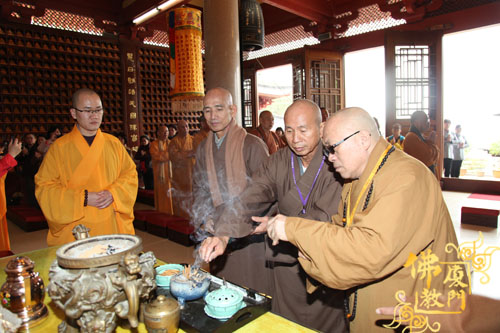 「佛教」台湾中国佛教会心茂法师一行到福建太平岩寺、南普陀寺参访 「佛教」台湾中国佛教会心茂法师一行到福建太平岩寺、南普陀寺参访