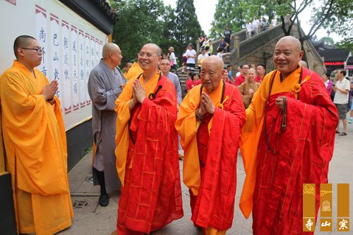 「佛教」加拿大湛山精舍开山方丈性空长老一行参访江苏苏州寒山寺