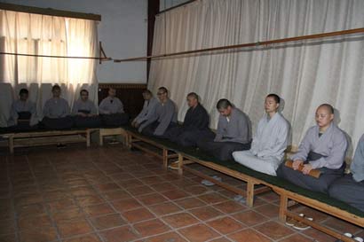 「佛教」广东深圳弘法寺佛学院举行学僧精进禅七实修迎新学期
