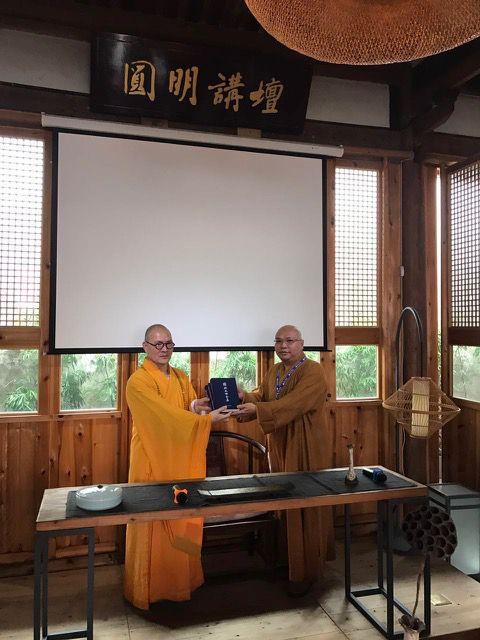 「佛教」台湾佛教界组百人团访福建寻根礼祖 首站福州市明旸禅师纪念馆