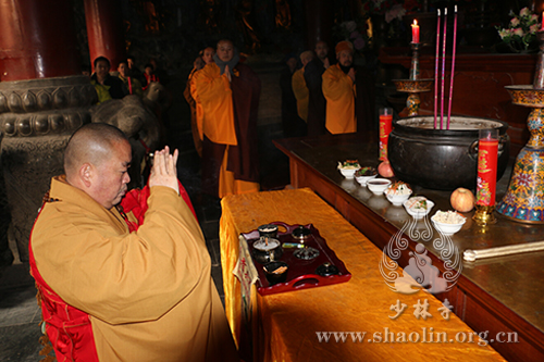 「少林寺」佛祖成道日河南嵩山少林寺普施佛粥 传递佛陀慈悲