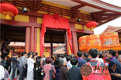 「佛教」广东佛山三水本焕寺大雄宝殿落成暨佛像开光祈福法会举行