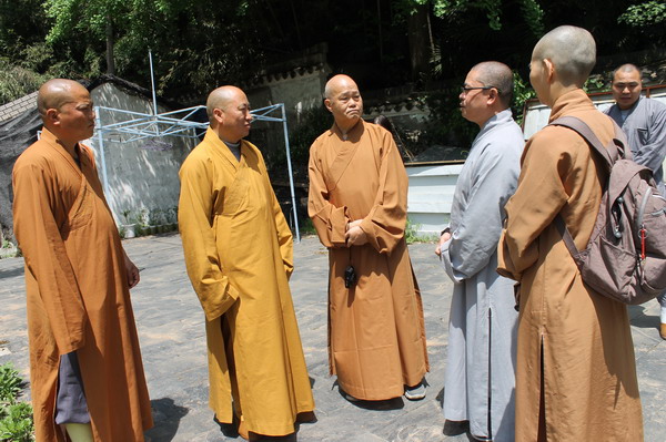 「佛教」澳门佛教总会会长健钊长老一行参访法眼祖庭清凉寺