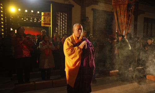 「弘法寺」广东深圳弘法寺隆重举行2013年祝福新年鸣钟祈福活动