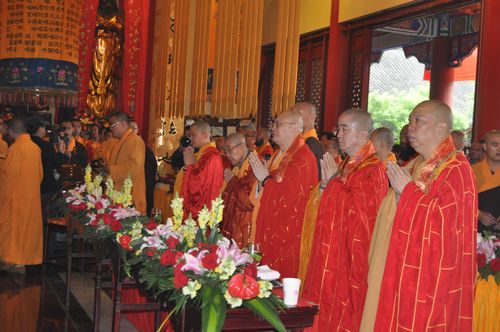 「佛教」天津药王古寺隆重举行隆辉法师荣膺方丈暨大雄宝殿佛像落成开光法会
