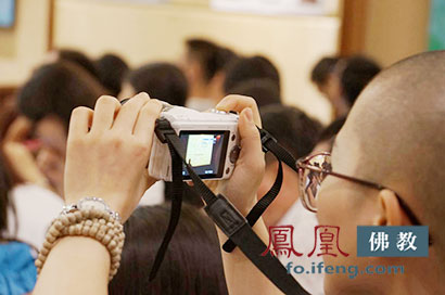 「佛教」90后热捧东方智慧令凤凰智慧课堂高校首讲爆棚