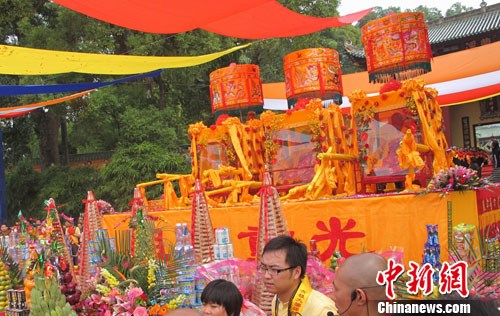 「南华寺」海内外数千信众广东南华寺见证六祖“升座”