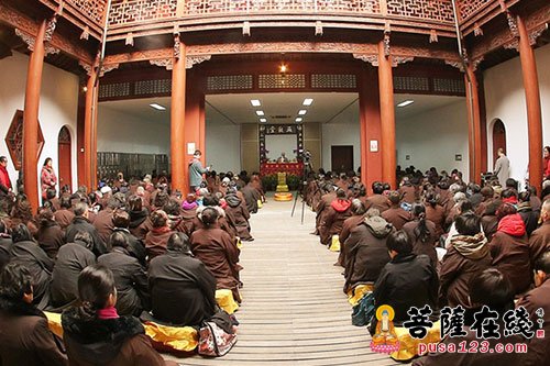 「灵隐寺」新年伊始 杭州灵隐寺举行居士诵经贺新春活动