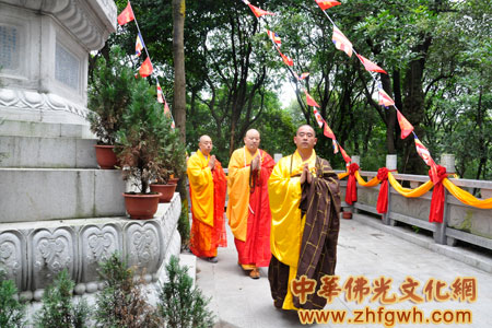 「西樵山」又果老和尚圆寂三周年追思法会在广东西樵山宝峰寺举行