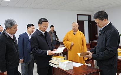 「李军」海南省省委副书记李军一行到深圳弘法寺和本焕学院调研