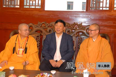 「佛教」叶小文先生与台湾法鼓山方丈果东法师参访福州开元寺