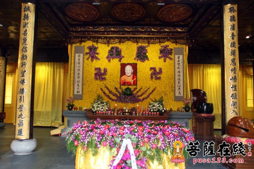 「佛教」上海万佛阁举行新量长老尼追思法会暨告别仪式