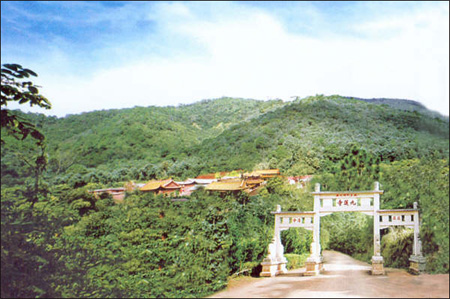 「鸡足山」云南鸡足山九莲寺举行安居暨华严法会
