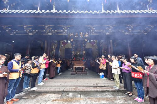 「放生仪轨」浙江温州妙果寺举行放生和传授三皈依五戒法会 「放生仪轨」浙江温州妙果寺举行放生和传授三皈依五戒法会