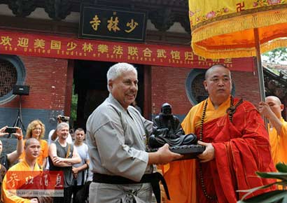 「释永信」少林寺方丈释永信：关于修行、俗事与谣言
