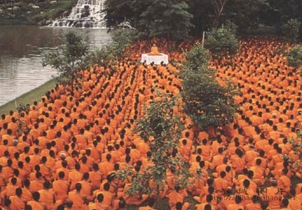 世界上最大的寺院：泰国法身寺(图)