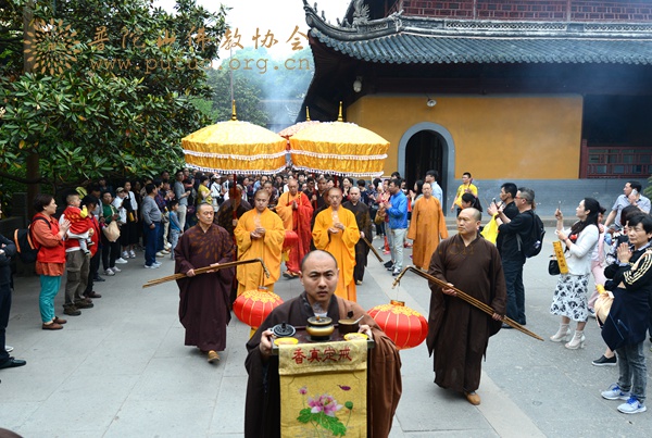「普陀山」丙申年四月初八佛诞日浙江普陀山普济禅寺隆重举行浴佛法会