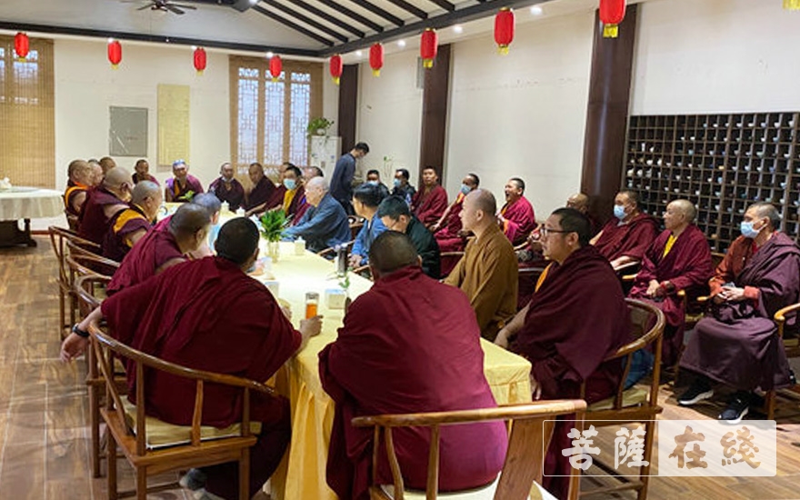 「佛教」2020年西藏藏传佛教寺庙管委会主任培训班一行参访湖南佛学院和麓山寺 「佛教」2020年西藏藏传佛教寺庙管委会主任培训班一行参访湖南佛学院和麓山寺