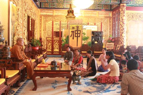 「佛教」缅甸新任驻华参赞到北京灵光寺参拜佛牙舍利