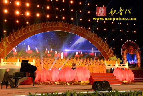 「佛教」“梵韵昭山·佛佑神州”佛乐焰火晚会在湖南湘潭市昭山示范区隆重开幕
