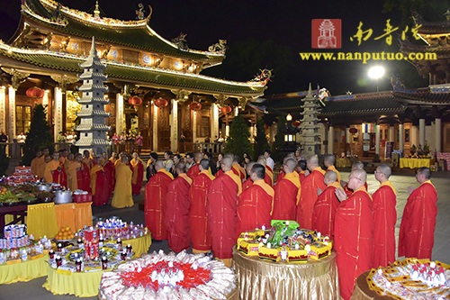 「南普陀寺」诵经祈福纳吉祥 消灾延寿除病苦——南普陀寺慈善会举行药师佛圣诞祈福消灾吉祥法会
