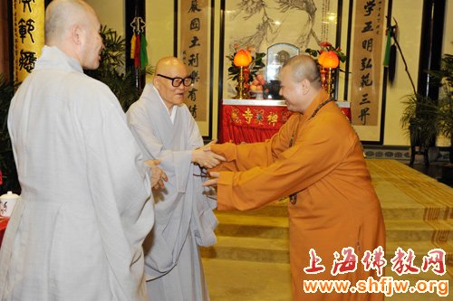 「佛教」韩国佛教圣地巡访团参访上海玉佛禅寺