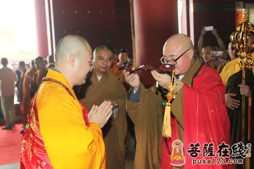 「佛教」江苏徐州宝莲寺举行觉耀法师荣膺方丈升座庆典