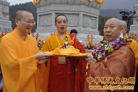 「佛教」六祖八塔装藏圆满仪式在广东肇庆四会六祖寺举行 柬埔寨僧王参加