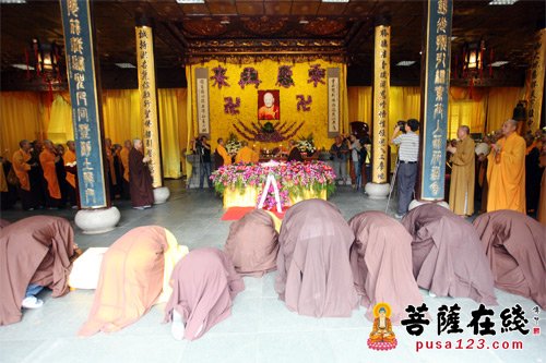 「佛教」上海万佛阁举行新量长老尼追思法会暨告别仪式