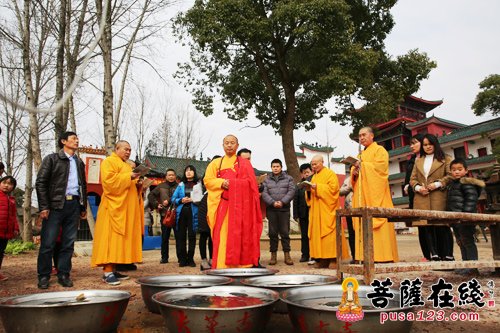 「法华寺」湖南湘阴县佛协丁酉元宵节供灯放生祈福活动于法华寺举行