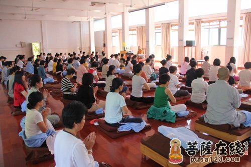 「佛教」10.1黄金周又起“短期出家”热 受上班族青睐