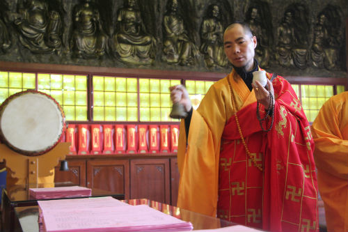 「肉灵芝」福建厦门石室禅院举行“为台湾地震灾区祈福法会暨乙未年尾谢本命药叉神将谢太岁法会”