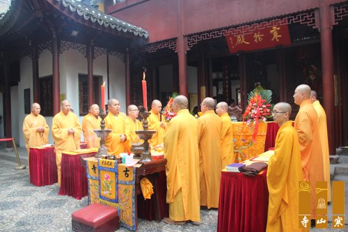 「佛教」江苏苏州寒山寺举行传授三皈五戒法会