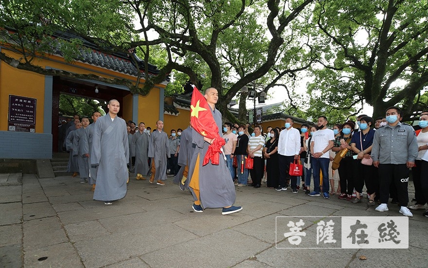 「佛教」普陀山佛教协会举行升国旗仪式 大力弘扬抗疫爱国精神 「佛教」普陀山佛教协会举行升国旗仪式 大力弘扬抗疫爱国精神