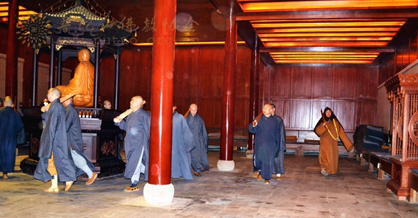 「普陀山」浙江普陀山法雨禅寺举行2015年首届冬季禅七法会