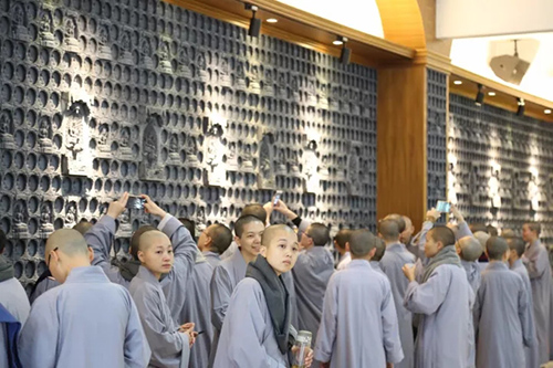 「佛教」闽南佛学院女众部本三班到虎溪岩寺拓展课外丛林实务参学 「佛教」闽南佛学院女众部本三班到虎溪岩寺拓展课外丛林实务参学