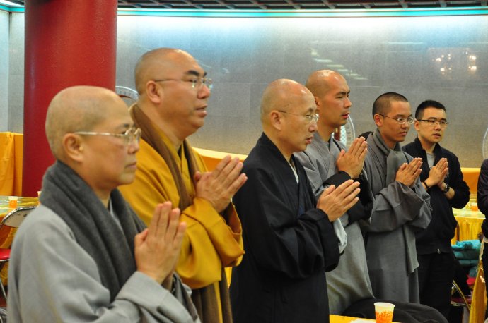 「佛教」燃点烛光照亮心：弘法使者传灯暨聚餐晚会
