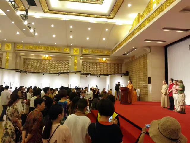 「艺术」权迎升“禅画小和尚”水墨艺术巡回展于上海玉佛禅寺隆重开幕