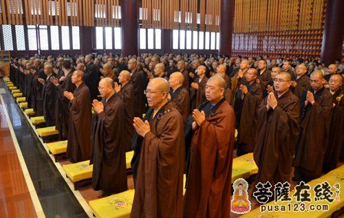 「佛教」河北柏林禅寺僧俗大众恭迎净慧长老遗骨舍利