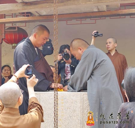 「佛教」泰州光孝律寺上成下一长老舍利入塔法会