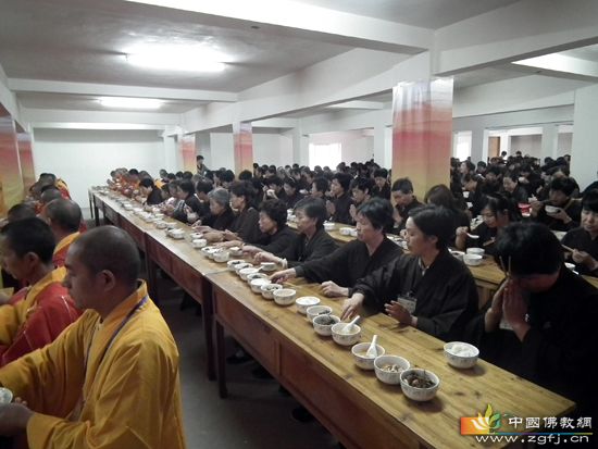 「奉化」浙江奉化岳林禅寺隆重举行千人供斋法会 「奉化」浙江奉化岳林禅寺隆重举行千人供斋法会