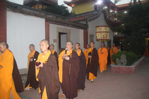 「药师如来」福建厦门石室禅院隆重举行“甲午年四十九昼夜精进祈愿药师佛念佛大法会”洒净结界起坛仪式 「药师如来」福建厦门石室禅院隆重举行“甲午年四十九昼夜精进祈愿药师佛念佛大法会”洒净结界起坛仪式