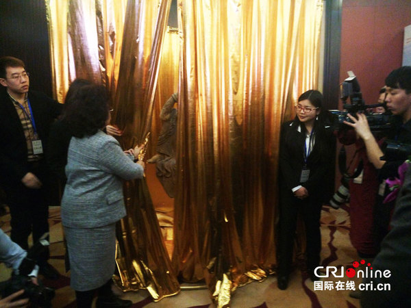 「佛教」唐代木质观音菩萨坐像回归中国 高达1.86米 「佛教」唐代木质观音菩萨坐像回归中国 高达1.86米