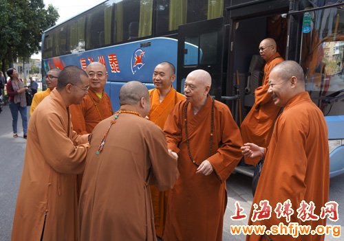 「佛教」台湾世界佛教僧伽会会长了中长老一行莅临上海宁国禅寺