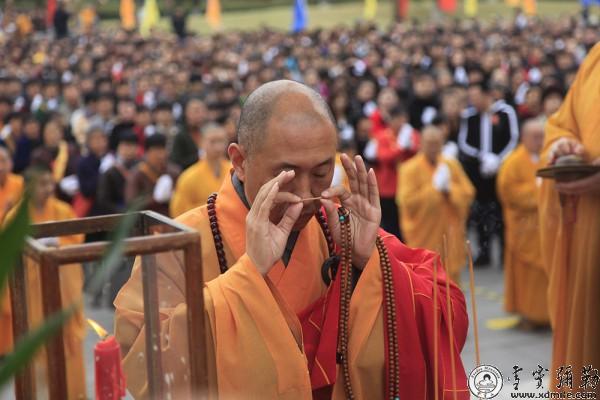 「三月三」“三月三·龙华会”浙江雪窦寺举行朝拜弥勒大佛祈福法会