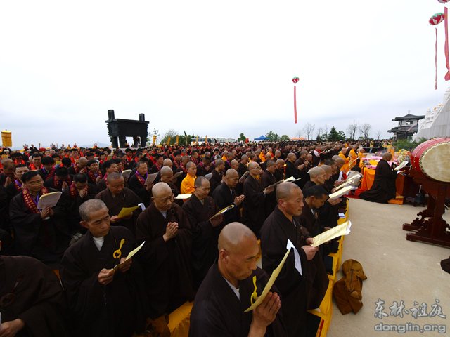 「佛教」佛诞日 庐山东林寺举行东林大佛装藏祝圣法会(组图) 「佛教」佛诞日 庐山东林寺举行东林大佛装藏祝圣法会(组图)